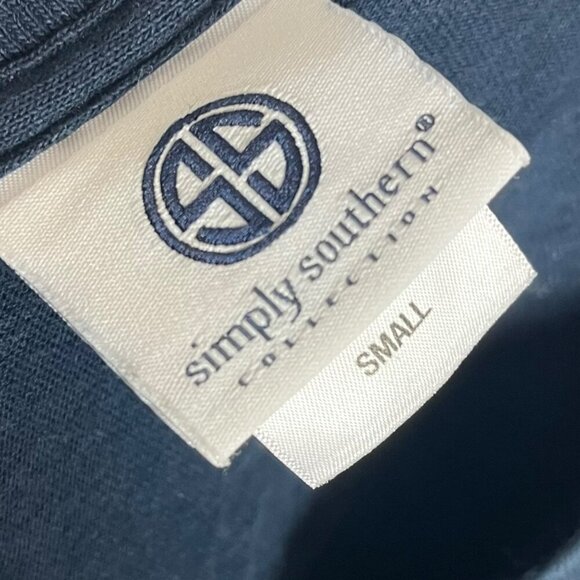 Simply Southern Women's S Short Sleeve Graphic‎ Tee Navy Pink Floral Logo Preppy - Picture 5 of 7